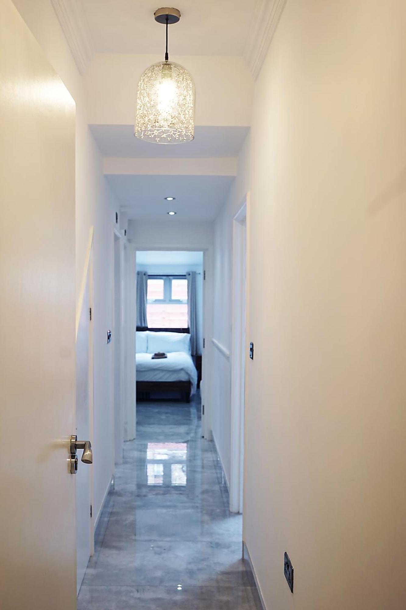 Luxury London House Sleeps 13, 2 Minutes To Metro Villa ภายนอก รูปภาพ