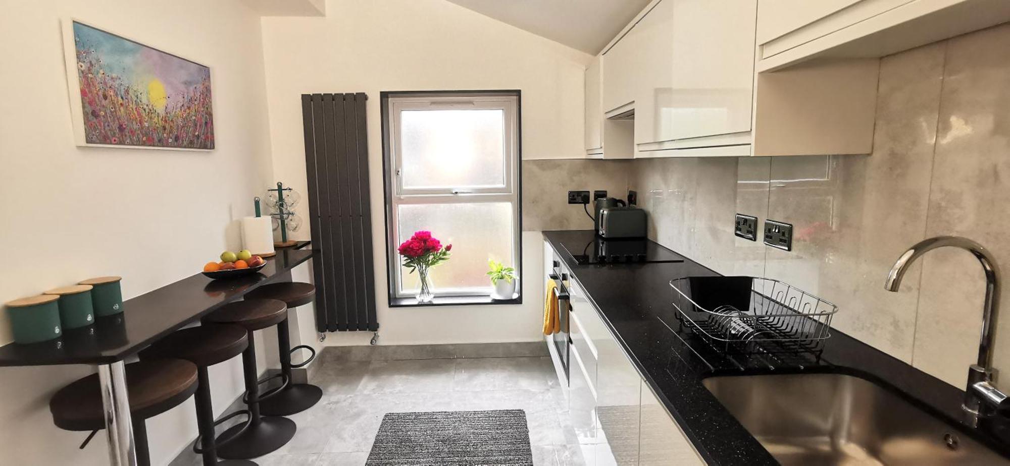 Luxury London House Sleeps 13, 2 Minutes To Metro Villa ภายนอก รูปภาพ