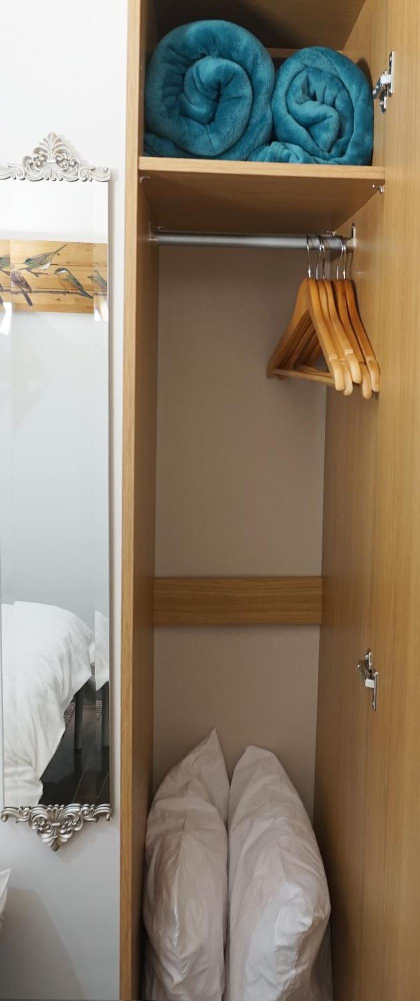 Luxury London House Sleeps 13, 2 Minutes To Metro Villa ภายนอก รูปภาพ